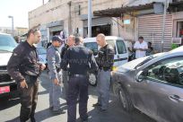 بالفيديو: محاولة سطو فاشلة والتسبب بأضرار لمركبة وسط مدينة يافا 